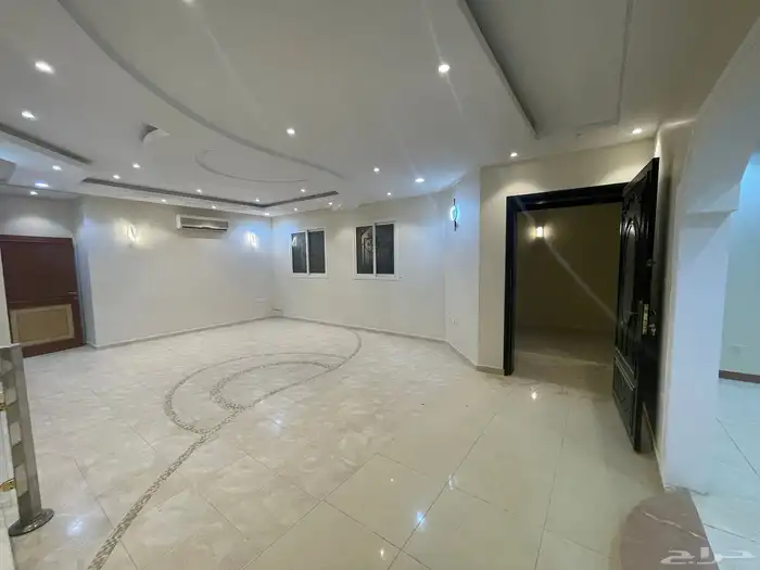 فيلا للإيجار حي الشهداء 14