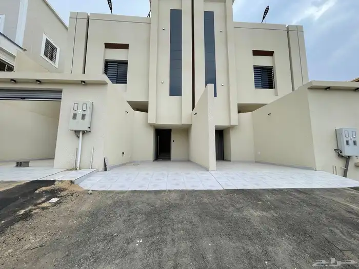 للبيع ارواف ارضيه ورواف علويه 620 الف شمال الخميس ح النور 0