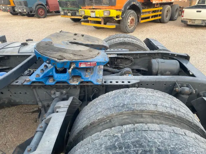 للبيع راس أكتروس 2009 نقل عام 8