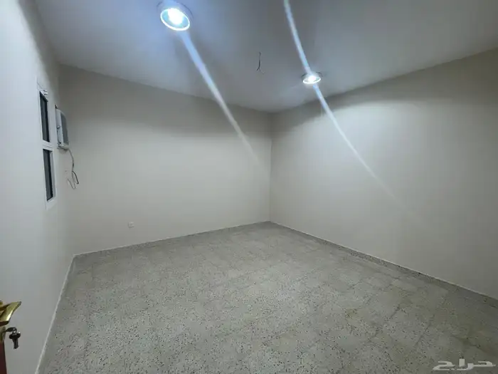 فيلا للإيجار حي الشهداء 38