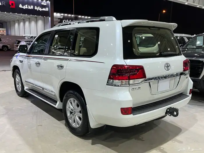 جي اكس ار 2021 مخزن خليجي V8 بنزين 4