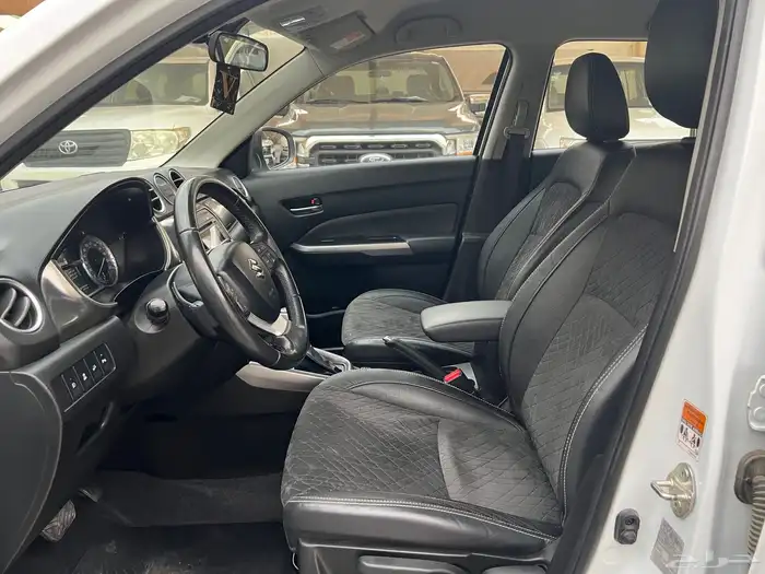 سوزوكي فيتارا 2023 عداد 79.000 دبل دفلك لدى قمة الاطلال 33