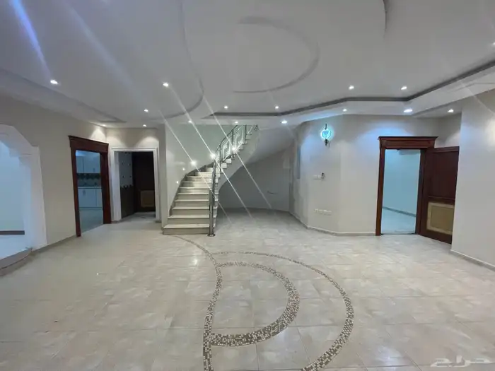 فيلا للإيجار حي الشهداء 10