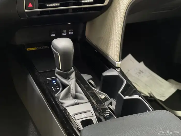 تويوتا كامري ال اي بنزين 2025 11