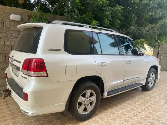 لاندكروزر 2011في اكس آر 2