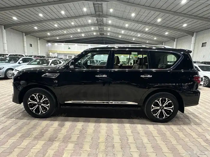 نيسان بترول تيتانيوم موديل 2023 نظيف 8 سلندر 5