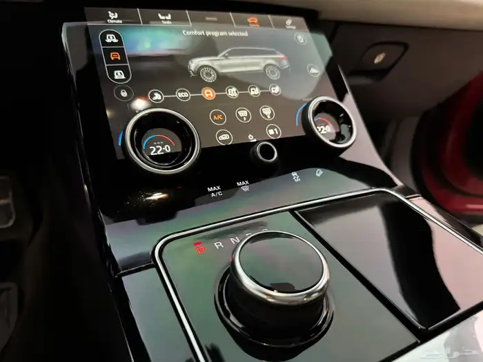 رنج روفر فيلار موديل 2018 ( بحالة ممتازة ) 23