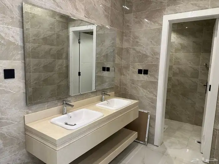 دور ارضي للبيع حي الاخضر من 6 غرف وصاله وحوش كبير 2