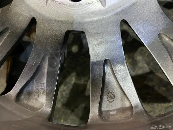 جنوط لاندكروزر اصلي وكاله مع كفرات دنلوب وكاله 20 لاند 25 3