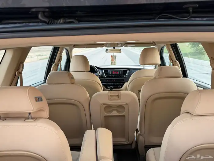 كيا كرنفال 2015 للبيع نضيفه 16