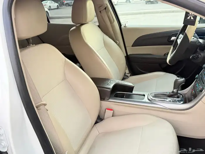 شفروليت ماليبو 2015 نضيفه ممشا قليل للبيع 4 سلندر 15