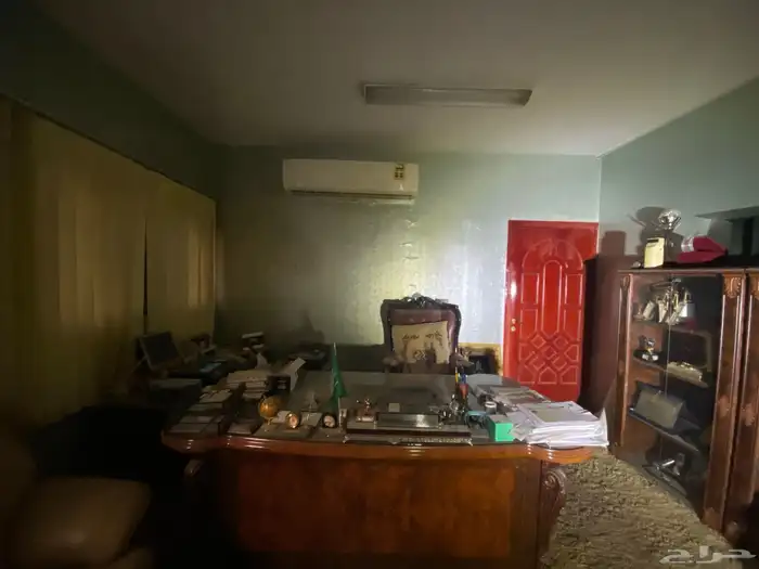 اثاث عماره عباره عن مكاتب و خزان ومكيفات وغيرها 16