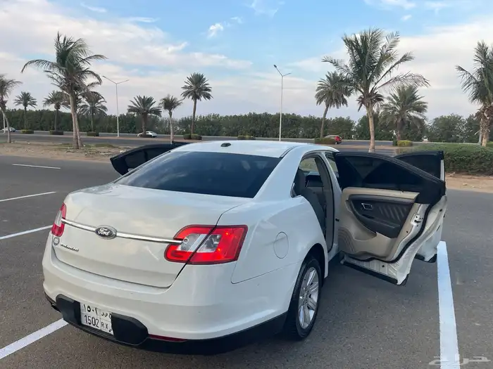 فورد تورس سيدان 2011 6