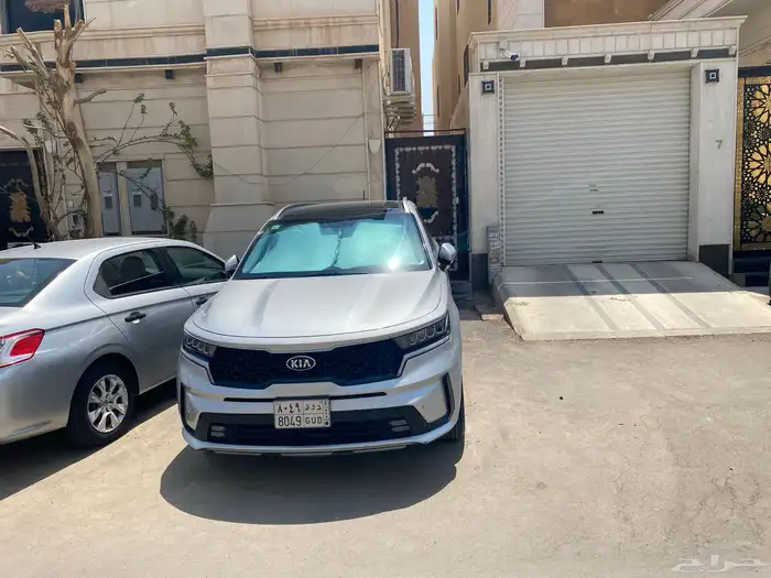 كيا سورينتو نص فل 2021 بحالة جيدة جدا 13