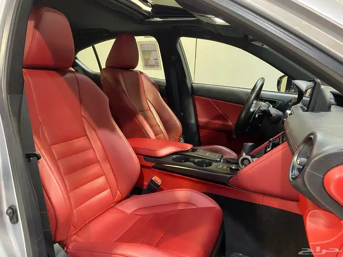 لكزس IS350 2023 ( اف سبورت ) العداد 34 الف فقط بحالة الوكال 24