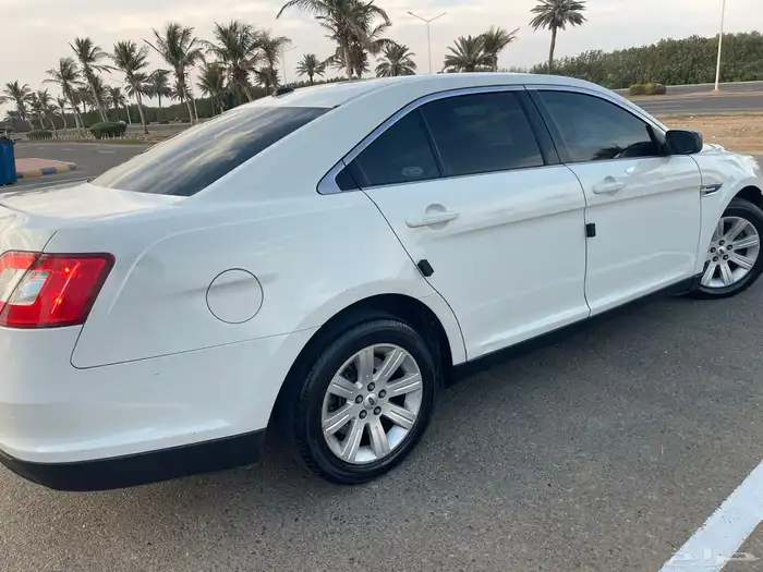 فورد تورس سيدان 2011 25