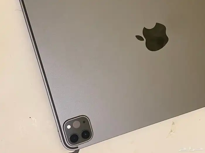 ايباد برو 11 انش وأي فأي 256 قيقا وكاله ونظيف 12