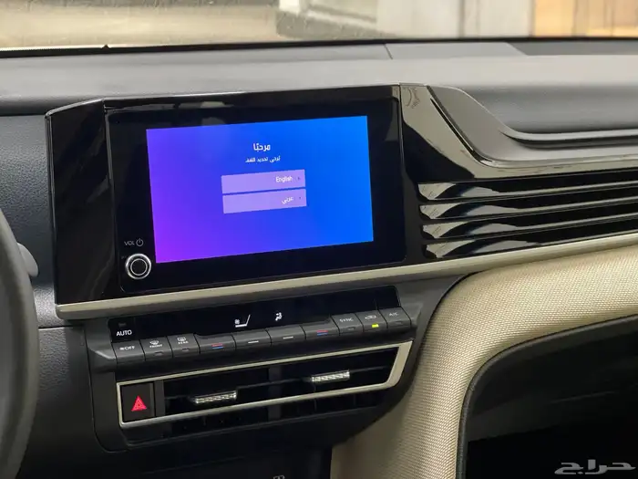 تويوتا كامري ال اي بنزين 2025 12