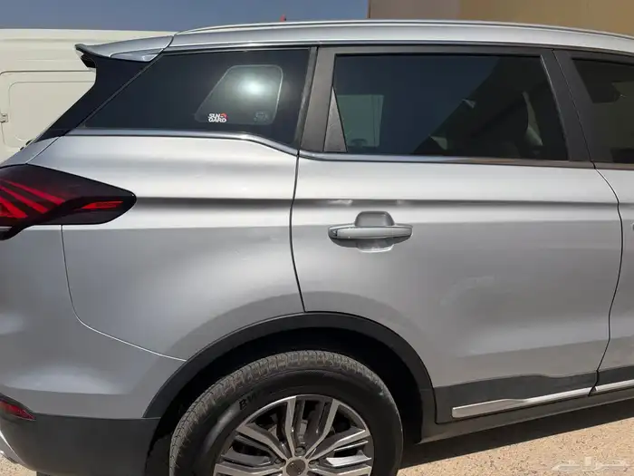 سيارة جيب جيلي 4