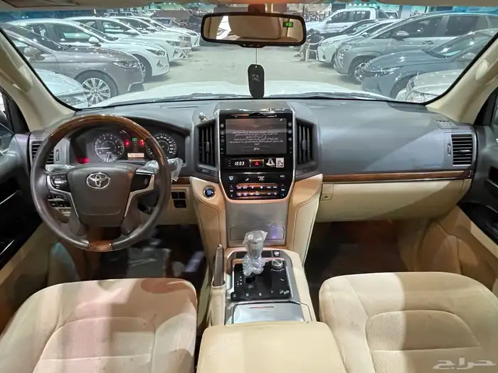 لاندكروزر2016 12