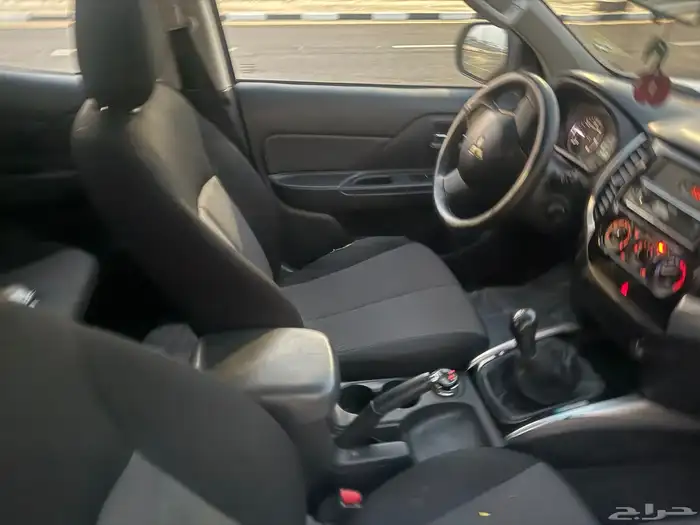 للبيع ميستوبيشي 2020 200l 7