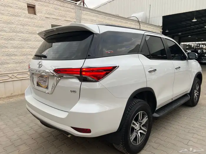 فورتشنر بنزين 2025 فل كامل عداد 19.000 فقط لدى قمة الاطلال 5