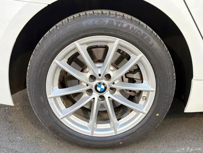 بي ام دبليو الفئه الخامسه 520i موديل 2020 عداد 70 بدي وكاله 12