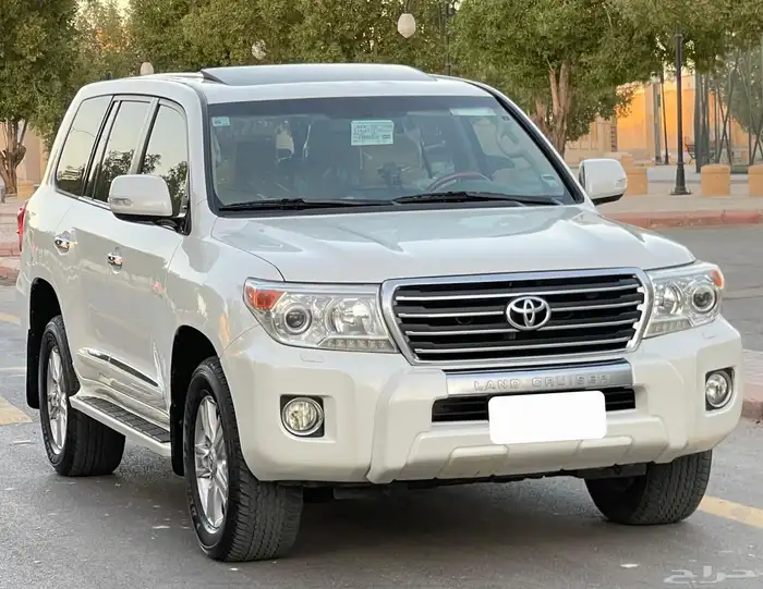 تويوتا لاندكروزر 2013 GXR فل سعودي 2