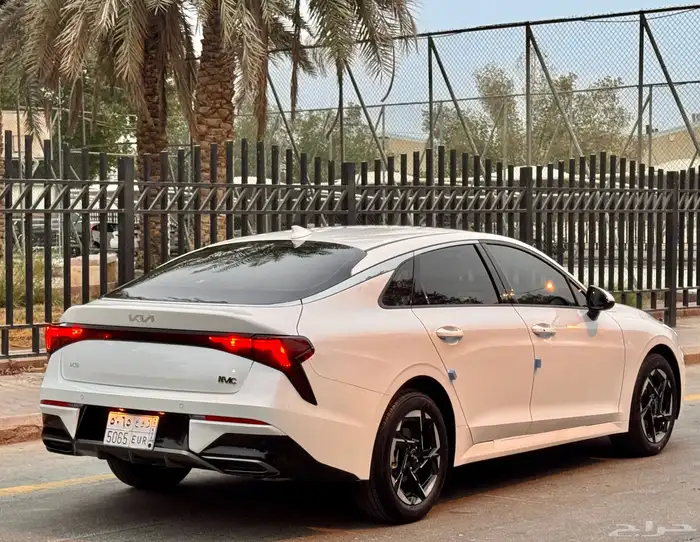 كيا K5 استاندر مطور 2025 بحالة الوكالة 7