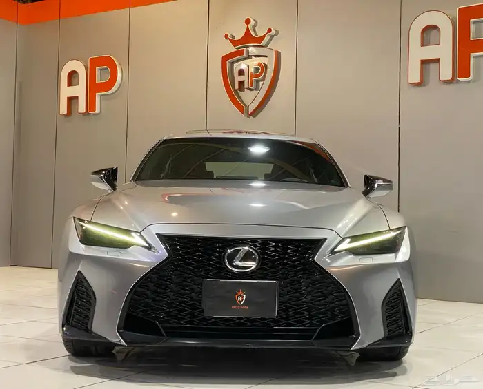 لكزس IS350 2023 ( اف سبورت ) العداد 34 الف فقط بحالة الوكال 4