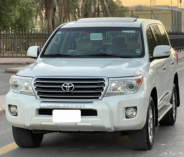 تويوتا لاندكروزر 2013 GXR فل سعودي 1