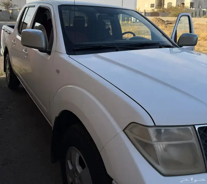 نيسان نافارا 1