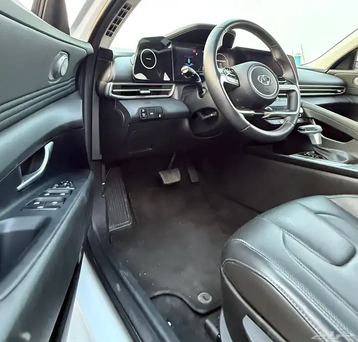 هونداي النترا 2023 ( بنزين ) اعلى مواصفات فتحه سقف للبيع 18