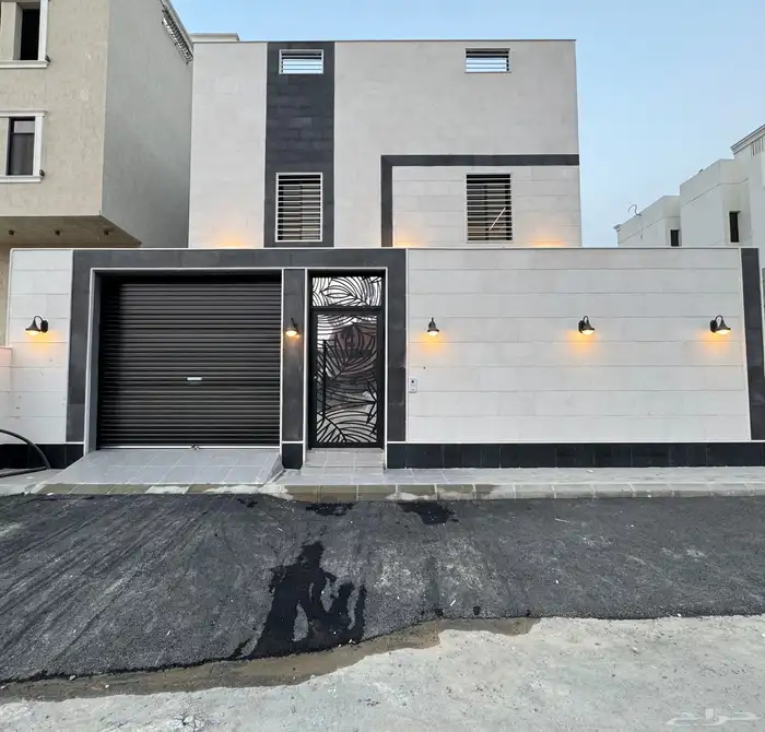 للبيع عمارة نظام شقق في مخطط ولي العهد 0