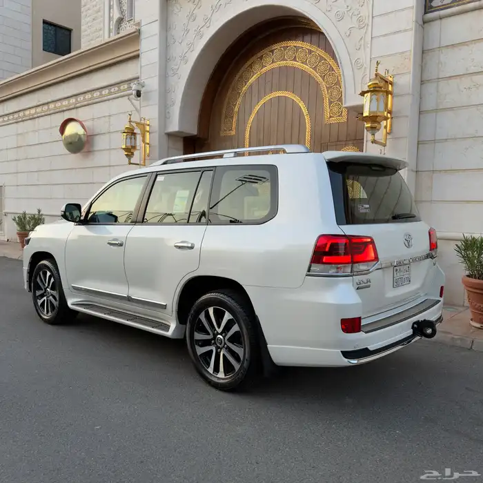 لاندكروزر Gx.r 2019 قراند تورنق بحالة الجديد 5