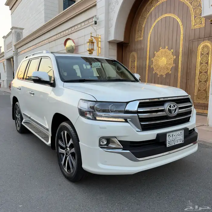 لاندكروزر Gx.r 2019 قراند تورنق بحالة الجديد 20