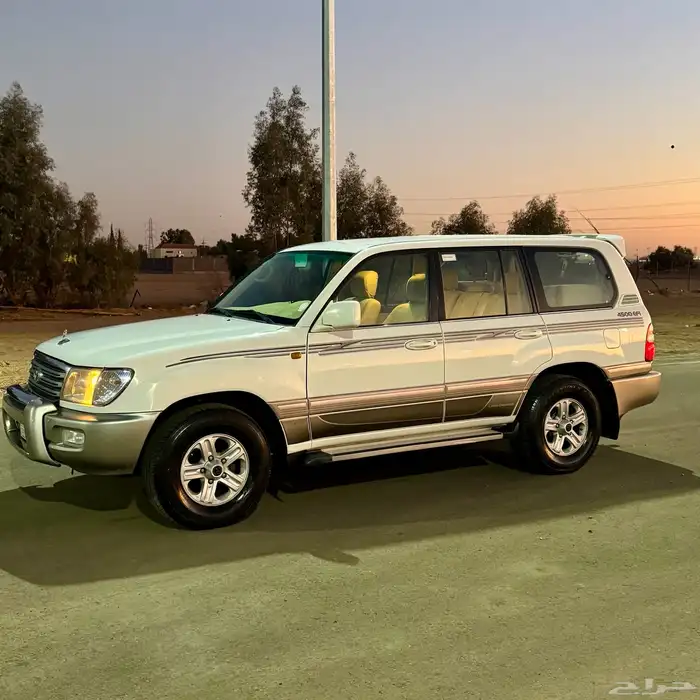 لاندكروزر 2004 عداد قليل ( قير عادي ) 5