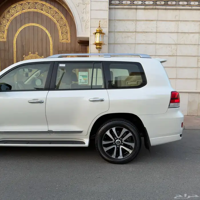 لاندكروزر Gx.r 2019 قراند تورنق بحالة الجديد 4