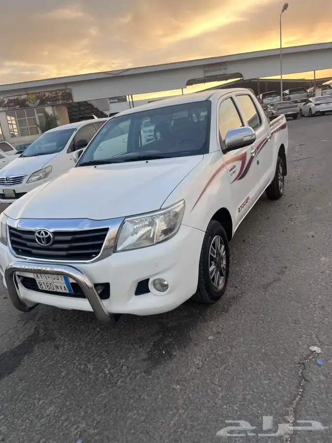 للبيع هيلكس موديل 2014 قير اتوماتيك فل كامل سعودي 0