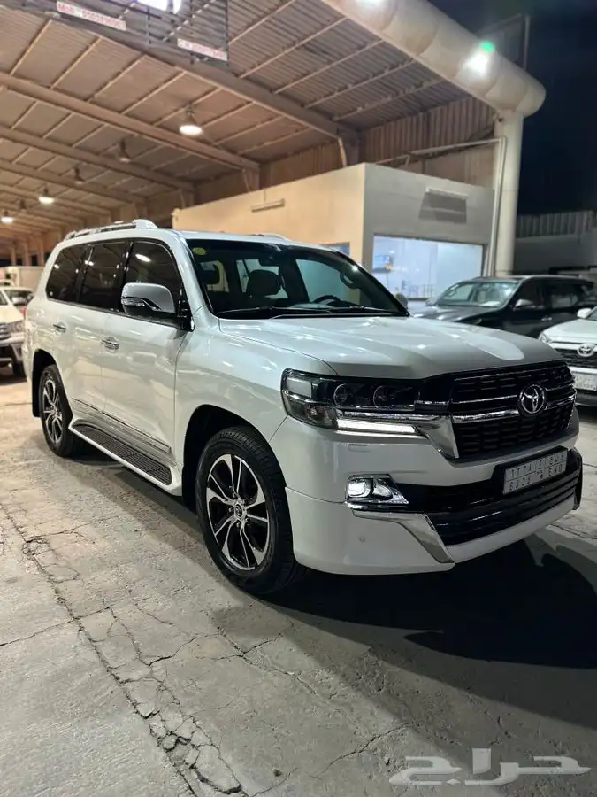 نبيع لاند كروزر تورنق 2021 V8 . 2