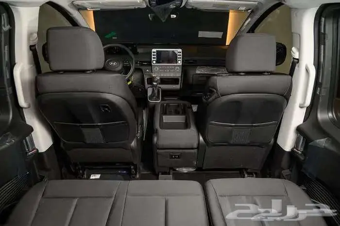 هيونداي ستاريا 9 راكب - ديزل 2025 - جير اتوماتيك 5