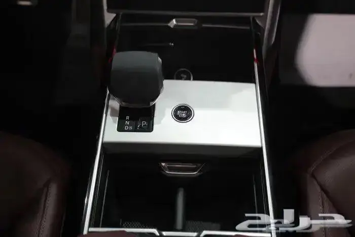 رنج روفر HSE فل كامل بانوراما جلد ستة سلندر موديل 2024 17