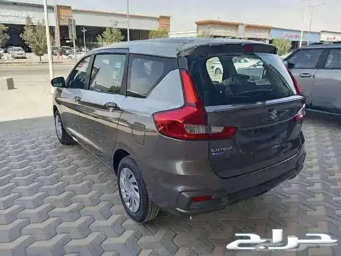 سوزوكي ارتيجا 2025 4