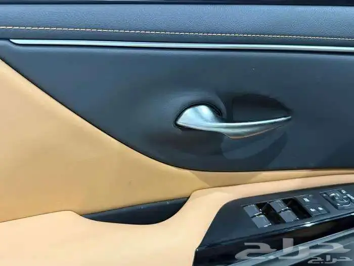 لكزس ES 350 فتحة سقف 2025 بنزين نظام 50-50 23