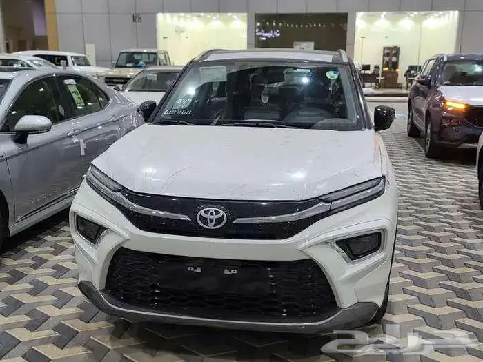 تويوتا اوربان كروز فل وستاندر 2026 0