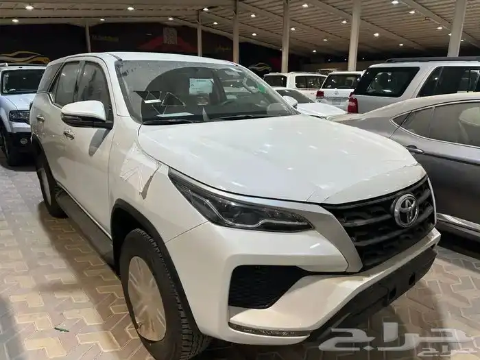 تويوتا فورتشنر بنزين بدون دبل كاش واقساط على جميع البنوك 0