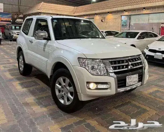 للبيع باجيرو 2020 بابين V6 3.8 سعودي ( عداد قليل ) 9