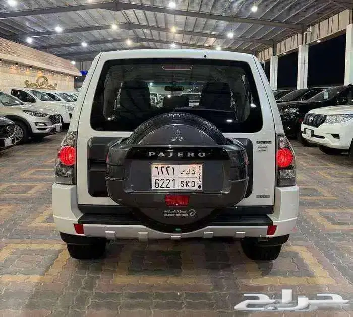 للبيع باجيرو 2020 بابين V6 3.8 سعودي ( عداد قليل ) 16