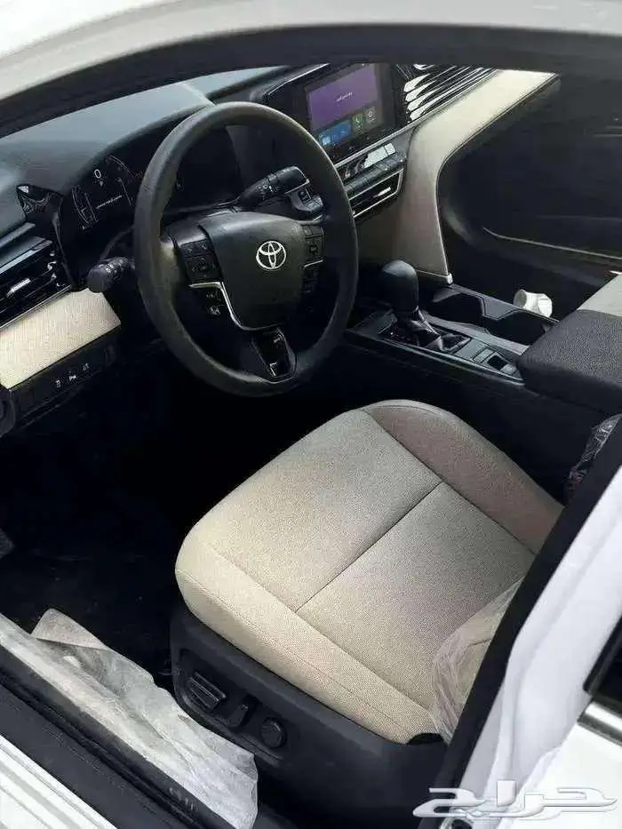 تويوتا كامري E استاندر بنزين 2025 2