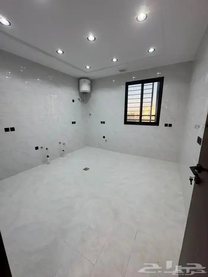 للبيع شقق ارضيه وارواف علويه تشطب ممتاز بدره الموسي 23